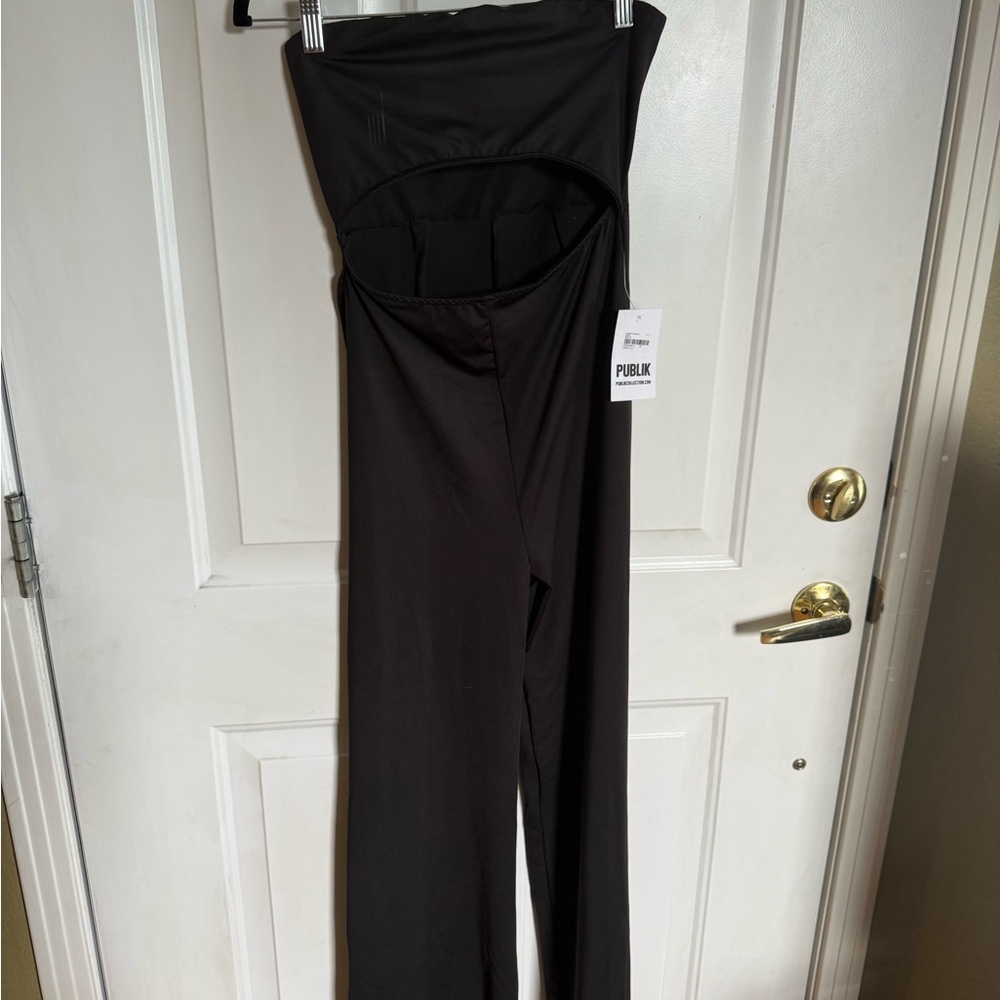 Elegant Black Strapless Jumpsuit with Sleek Silhouette